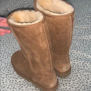 New Authentic Women’s Ugg’s size 8